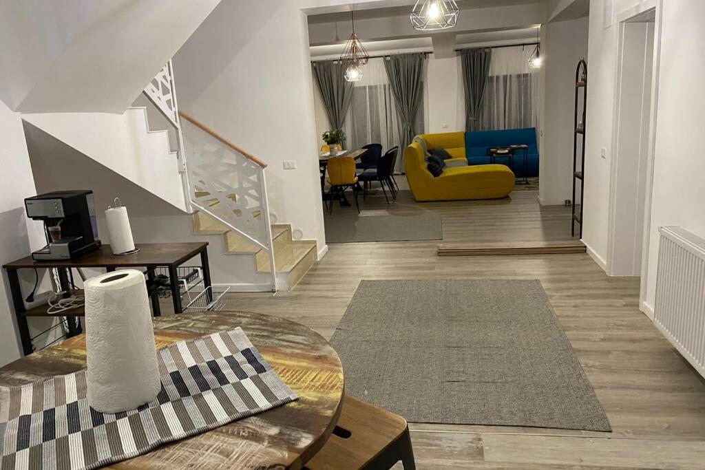Casa Skadi, Zamora,Buşteni エクステリア 写真
